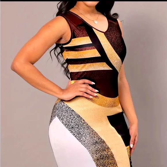 NWOT Elegant Bodycon Midi Tank V-Neck Dress 🌹 - Picture 2 of 3